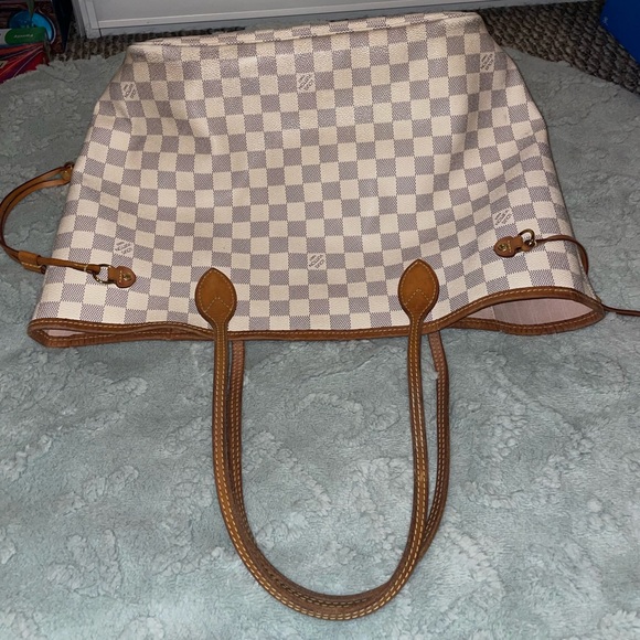 Sold - Picture 3 of 16